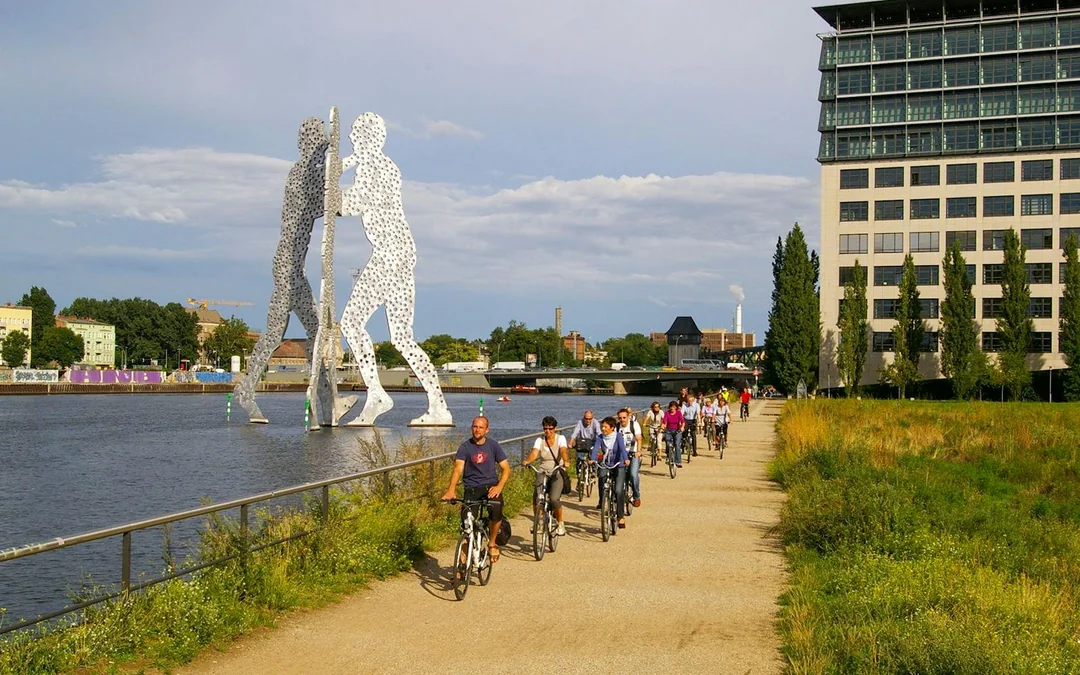 3-Hour Guided Bike Tour of Kreuzberg & Friedrichshain Image 4