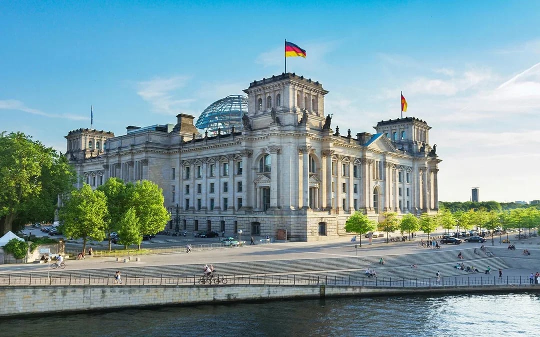 3-Hour Guided Bike Tour of Mitte, Tiergarten & Prenzlauer Berg Image 2