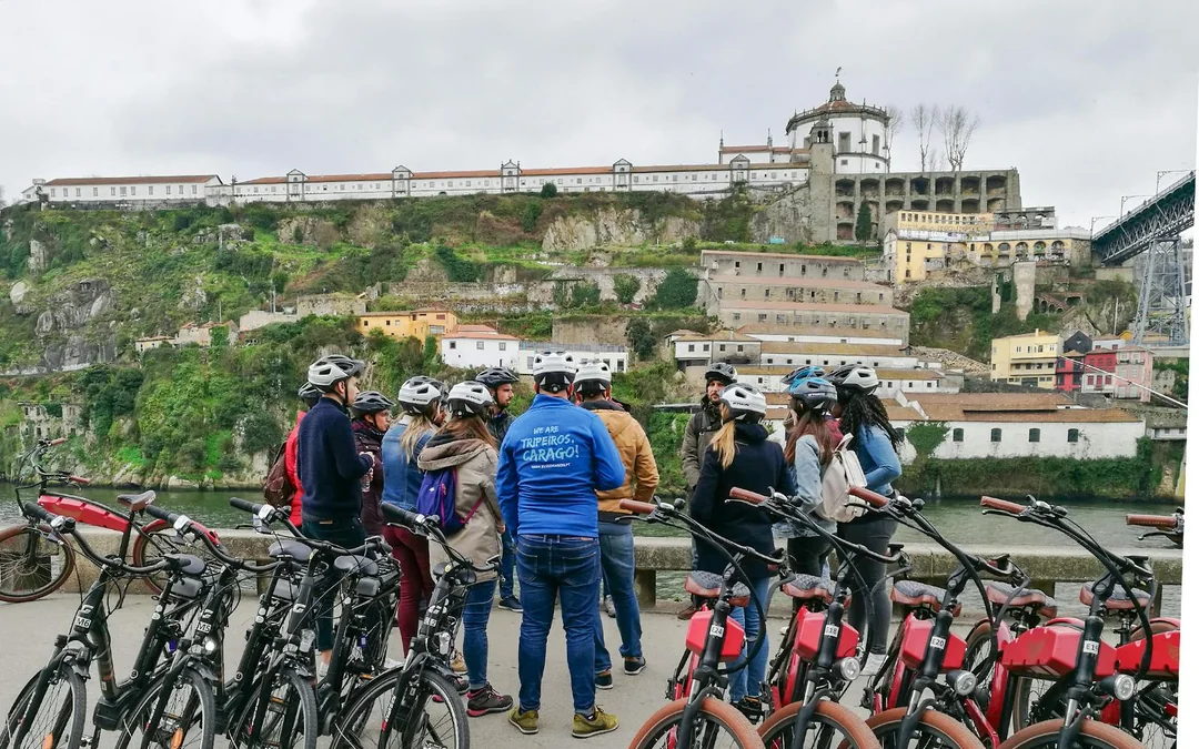 3-Hour Guided Bike Tour of Old Town & Riverside Image 3