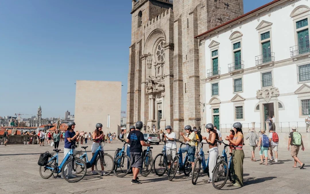 3-Hour Guided Electric Bike Tour of Porto Highlights Image 1