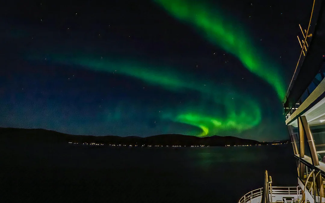 3-Hour Northern Lights Guided Tour on a Luxury Catamaran Image 4