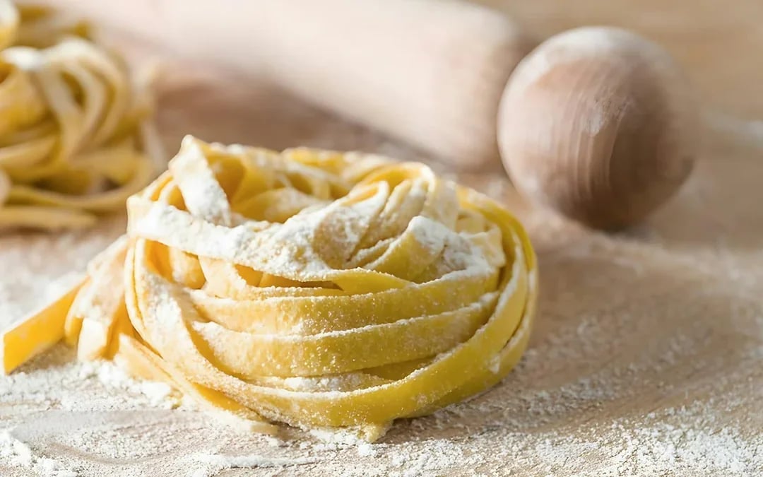 3-in-1 Cooking Class in Rome: Fettuccine, Ravioli & Tiramisù Image 9