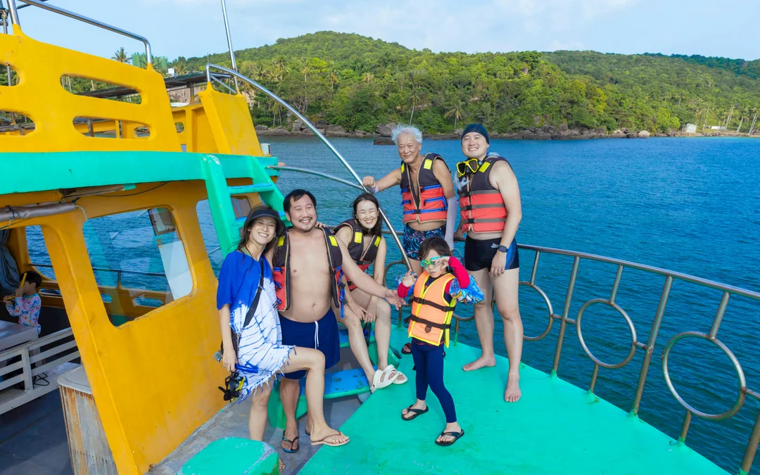 3 Island Tour with Snorkelling, Lunch & Transfers Image 2