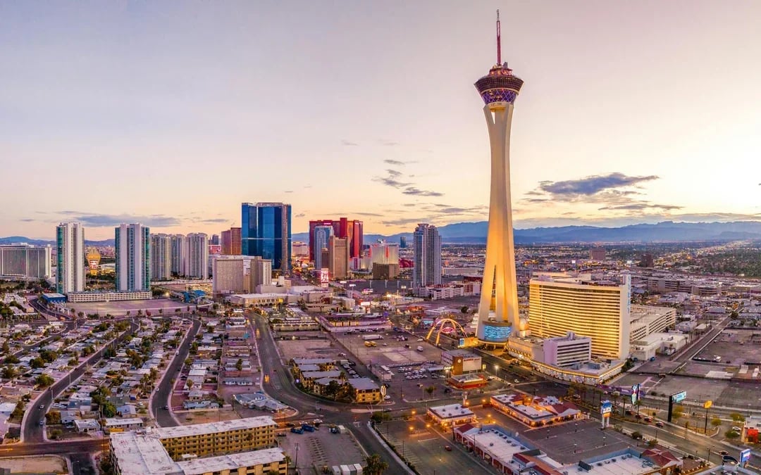 30-min Las Vegas and Red Rock Canyon Helicopter Tour with Vegas Valley Landing Image 5