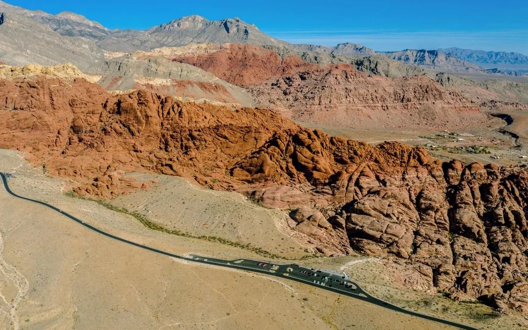 30-min Las Vegas and Red Rock Canyon Helicopter Tour with Vegas Valley Landing Image 6