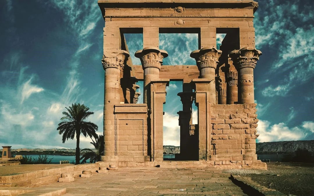 4-Day Nile Cruise from Aswan to Luxor with Abu Simbel and Luxor Hot Air Balloon Image 4