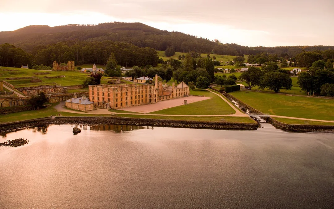 4 Day Tasmanian Highlights Bundle - Hobart, Port Arthur, Bru Image 2