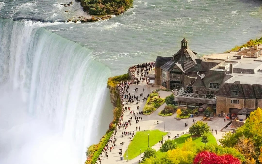 4-Hour Niagara Falls Boat Tour, Lunch & Maple Syrup Tasting Image 2