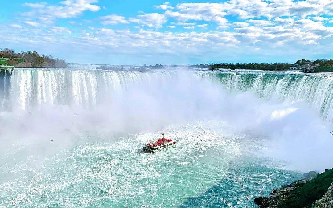 4-Hour Niagara Falls Boat Tour, Lunch & Maple Syrup Tasting Image 4
