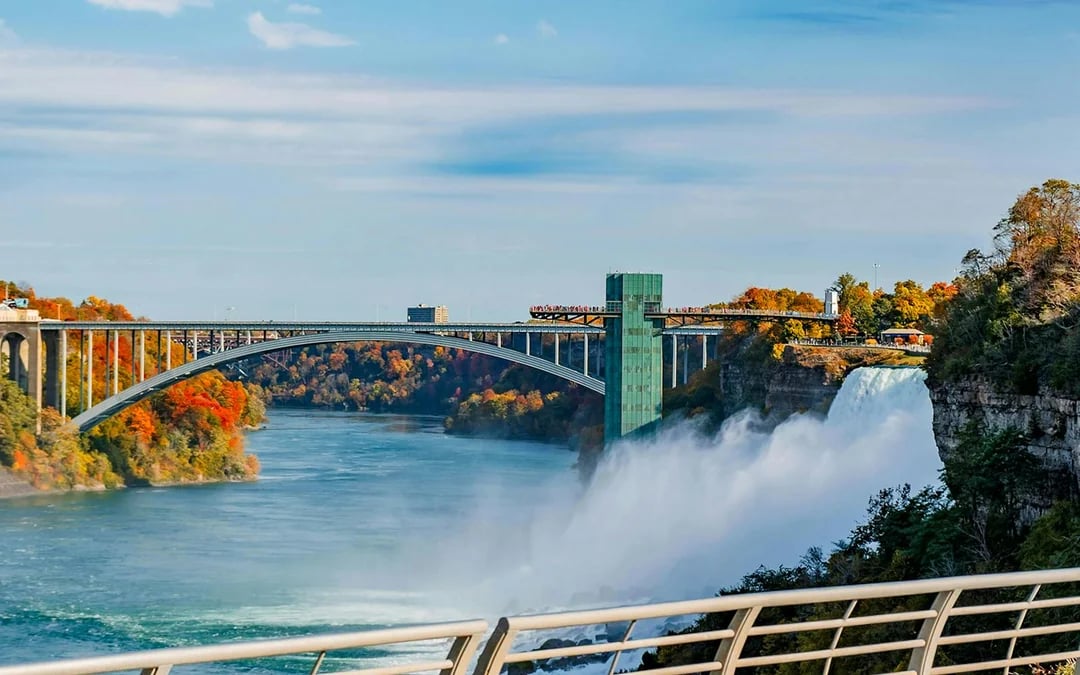 4-Hour Niagara Falls Boat Tour, Lunch & Maple Syrup Tasting Image 9