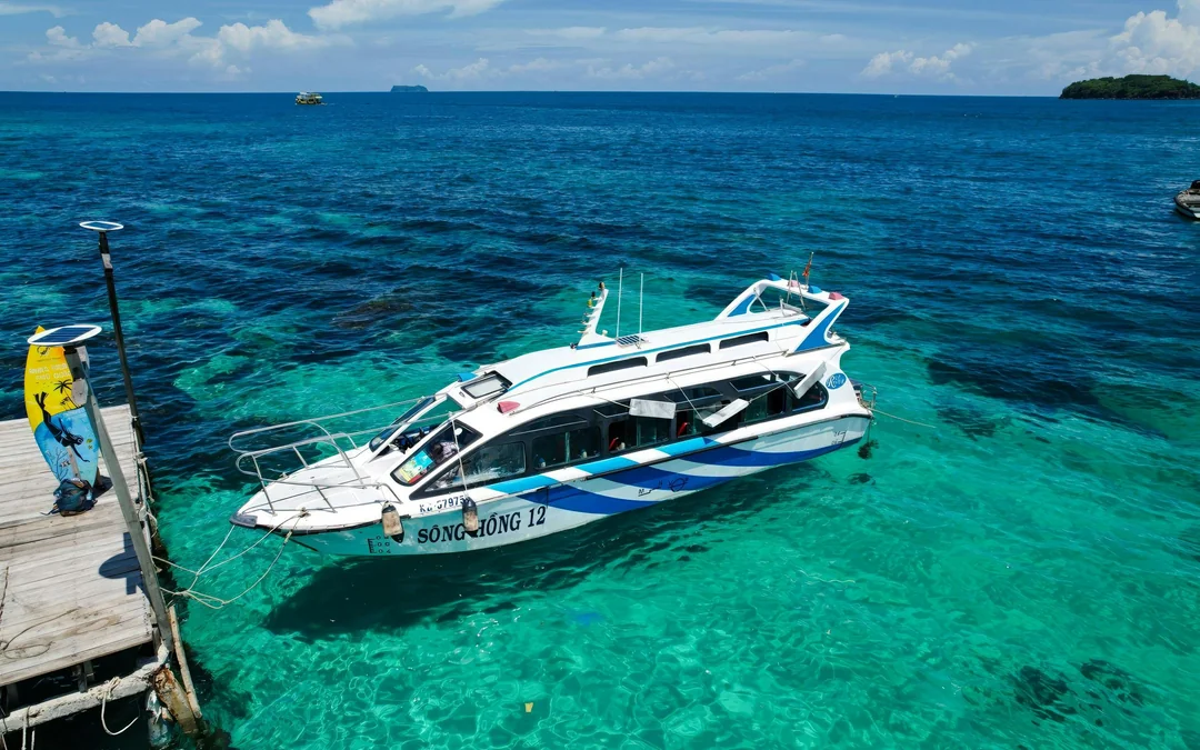 4 Island Tour with Snorkelling, Lunch & Transfers Image 1