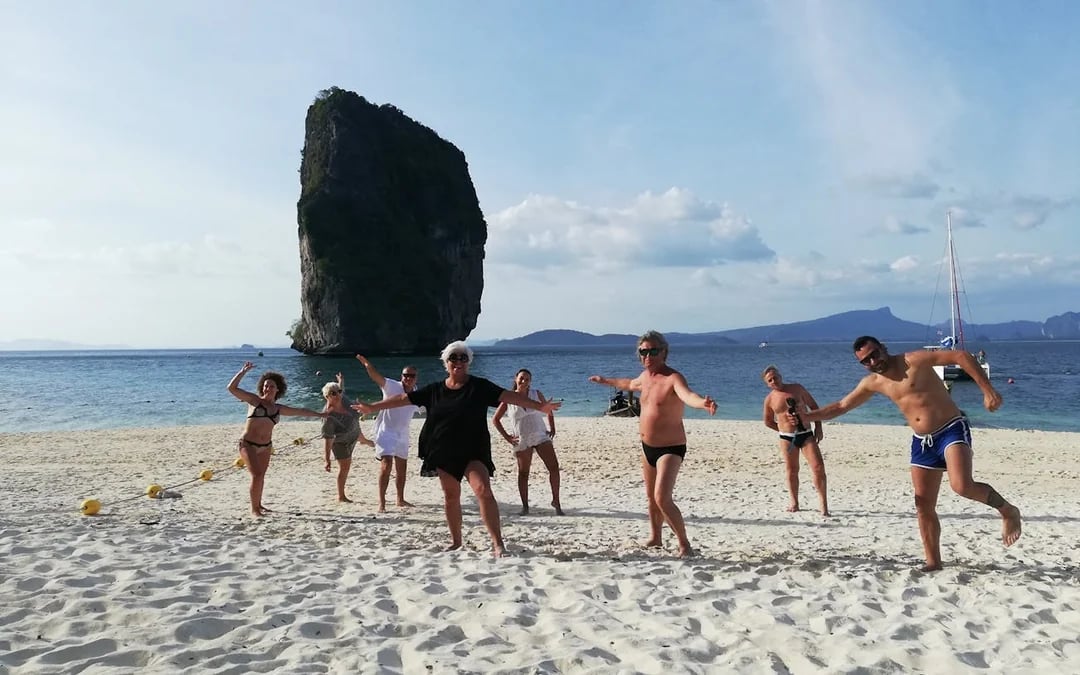4 Islands Sunset + Plankton, Small Group 12 Guests,  Speedboat Tour in Krabi Image 7