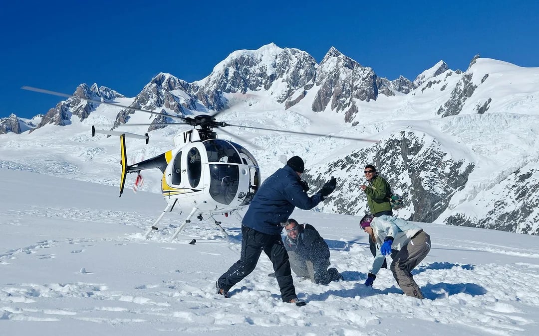 40-minute Mt.Tasman, Mt.Cook, Franz Josef & Fox Glacier Helicopter Tour Image 1