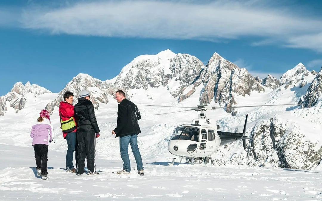 40-minute Mt.Tasman, Mt.Cook, Franz Josef & Fox Glacier Helicopter Tour Image 6
