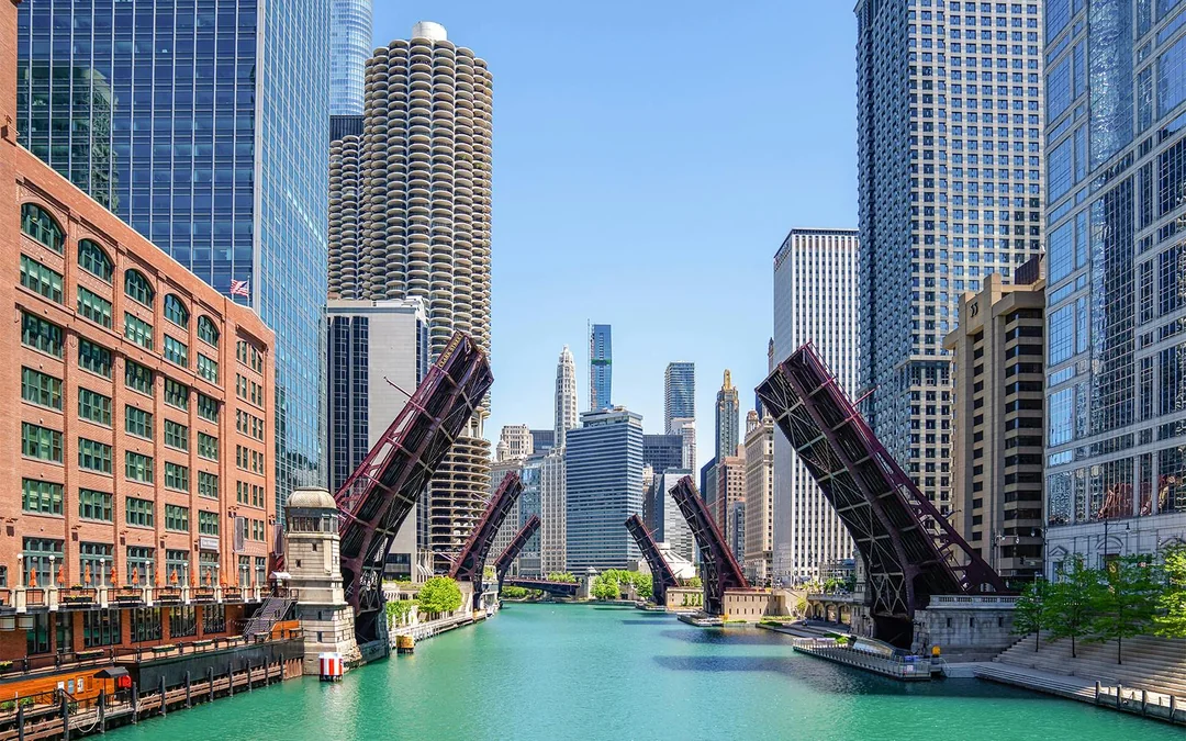 45-min Chicago River Architecture Cruise by Wendella Image 2