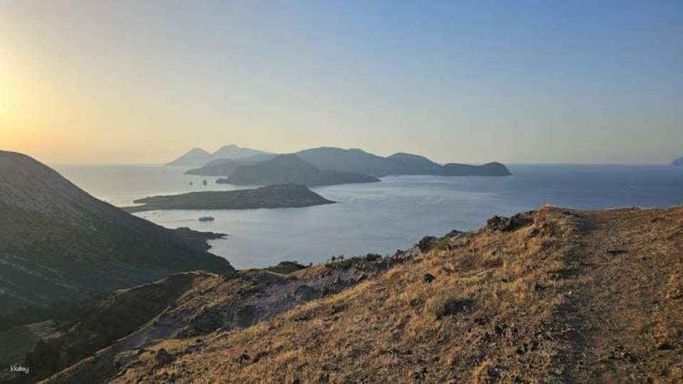 4x4 off-road tour of Vulcano's hidden scenic spots
