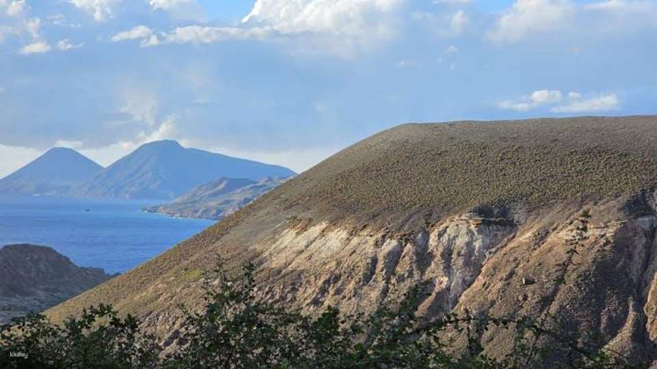 4x4 off-road tour of Vulcano's hidden scenic spots