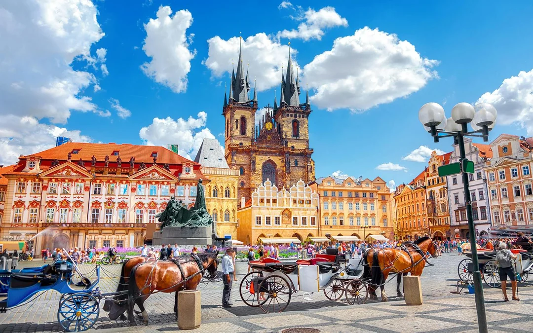 6hr Prague City Tour with River Boat Cruise and Lunch Image 2