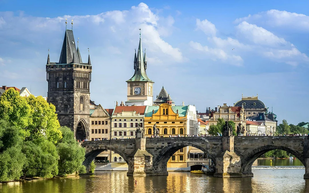 6hr Prague City Tour with River Boat Cruise and Lunch Image 7