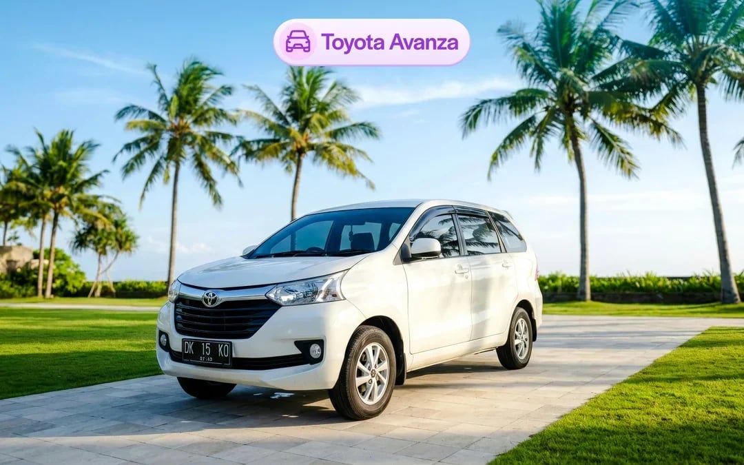 7 Seater Car (Upto 6 pax + 1 driver) Image 3