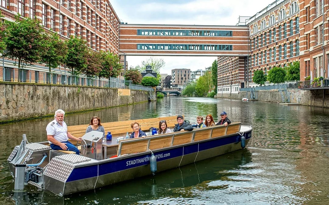 70-min City Sightseeing Motorboat Tour "Little Venice" Image 1