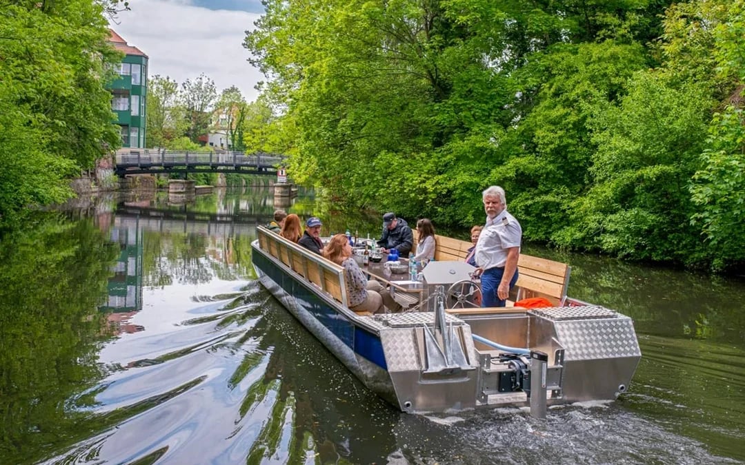 70-min City Sightseeing Motorboat Tour "Little Venice" Image 3