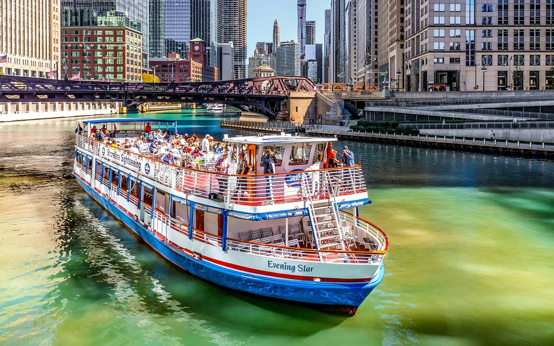 75-Minute Chicago River Architecture Cruise by Shoreline Image 1