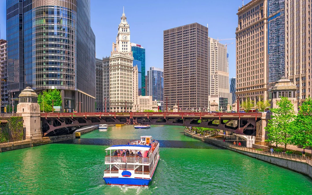 75-Minute Chicago River Architecture Cruise by Shoreline Image 4