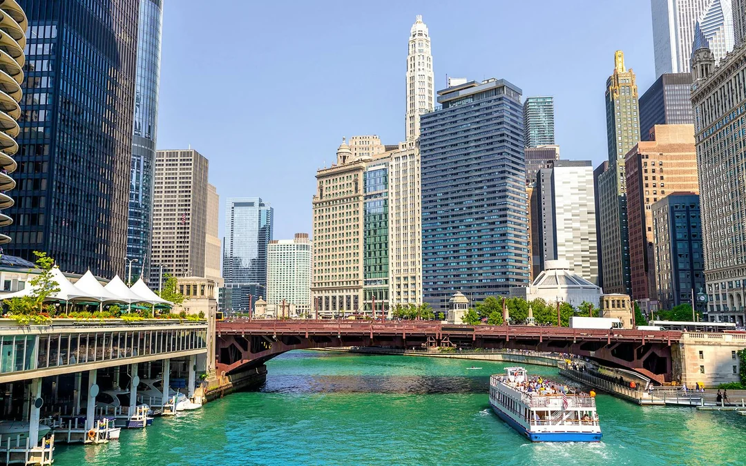 75-Minute Chicago River Architecture Cruise by Shoreline Image 5