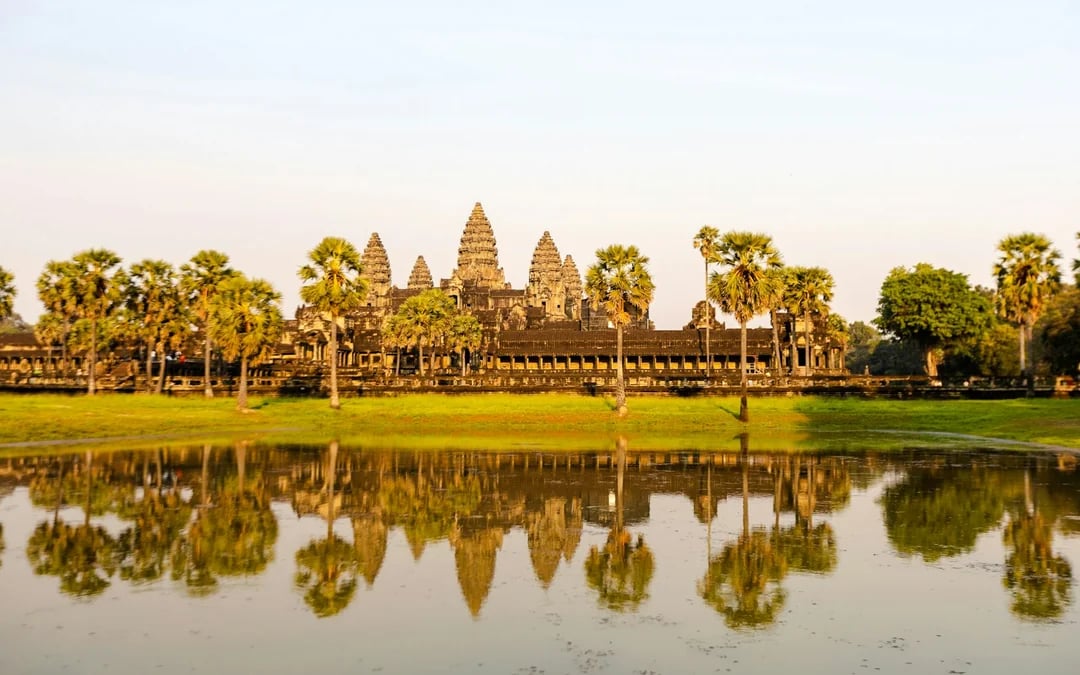 8-Day Mekong Delta and Angkor Wat Guided Tour with Internal Flights Image 5