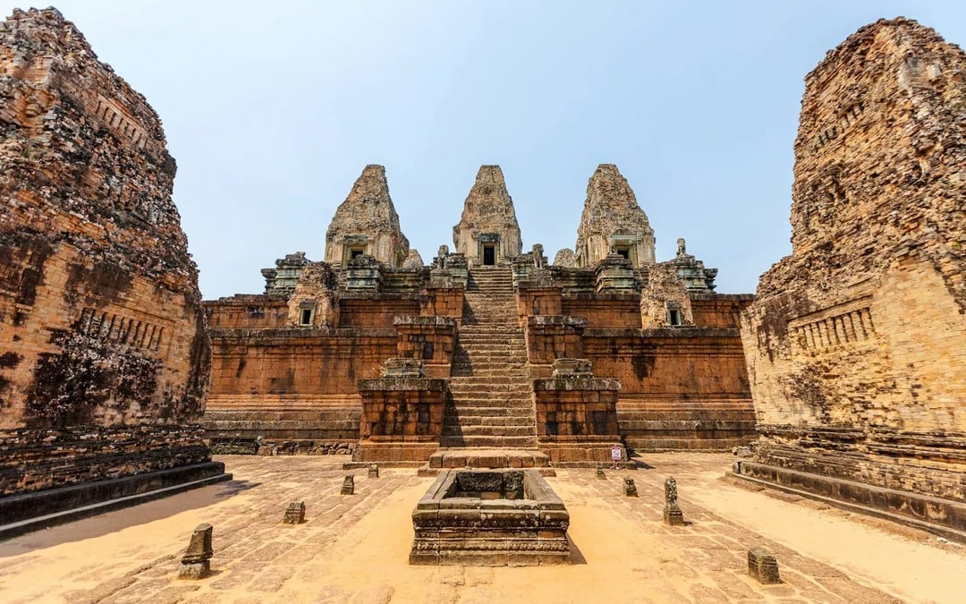 8-Day Mekong Delta and Angkor Wat Guided Tour with Internal Flights Image 9