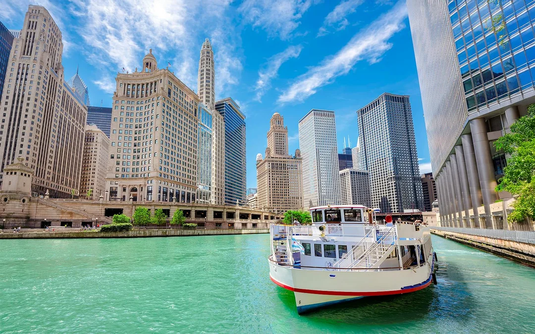 90-min Chicago River and Lake Michigan Architecture Cruise by Wendella Image 2