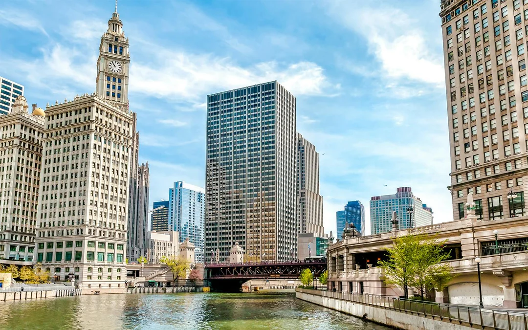 90-min Chicago River Architecture Cruise by Wendella Image 4