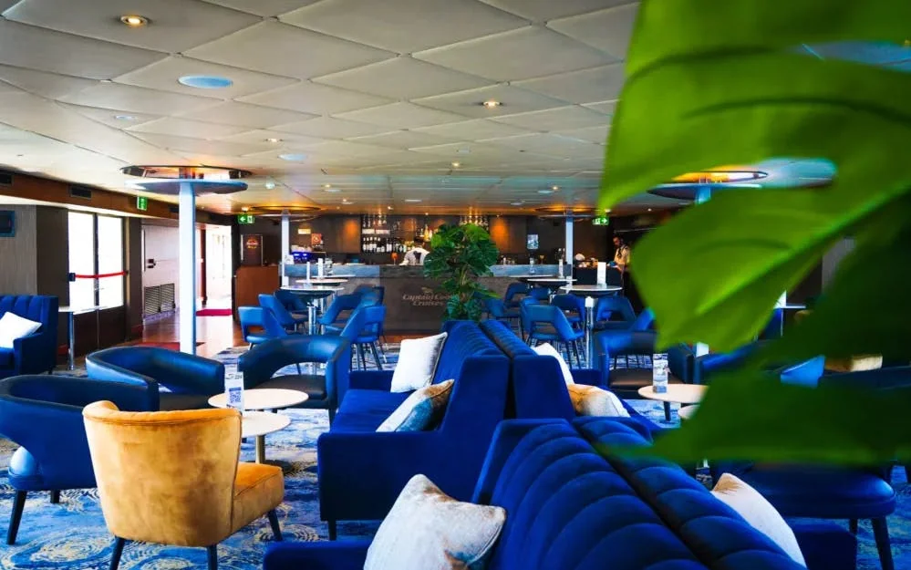 90-min Guided Sightseeing Harbour Cruise Image 3
