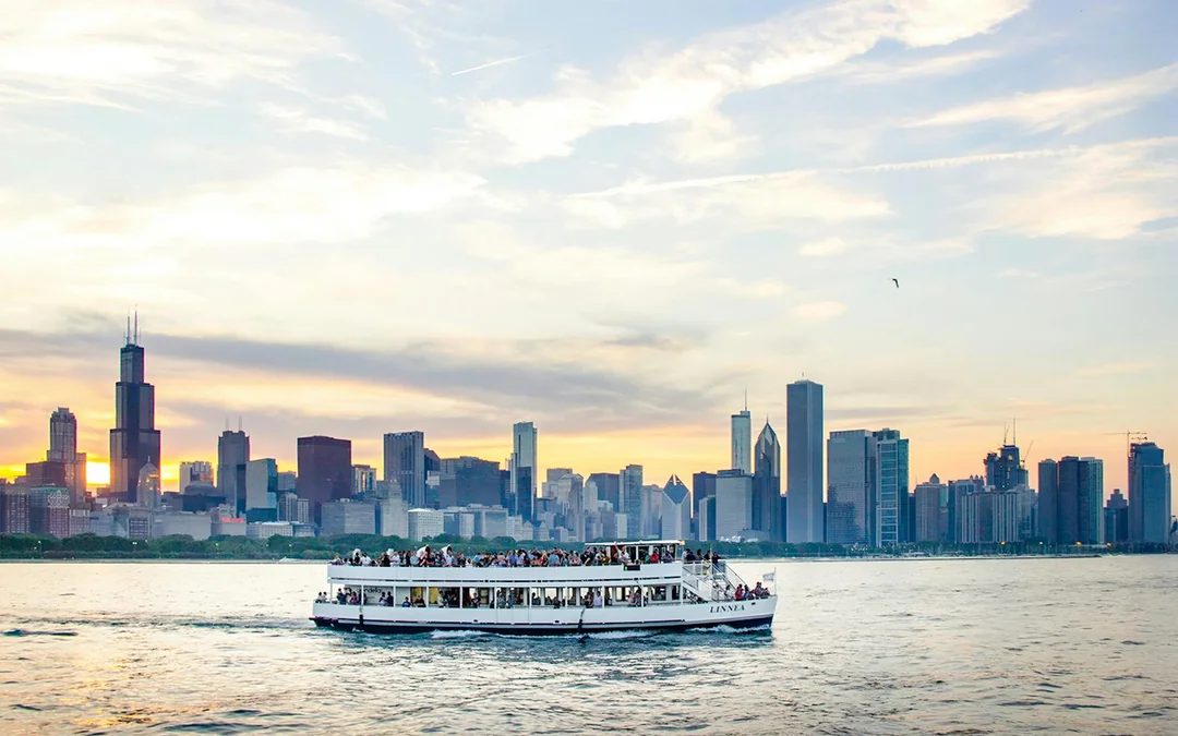 90-min Scenic Sunset Lake Michigan Cruise by Wendella Image 1