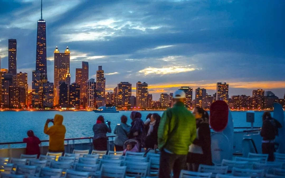 90-min Scenic Sunset Lake Michigan Cruise by Wendella Image 5