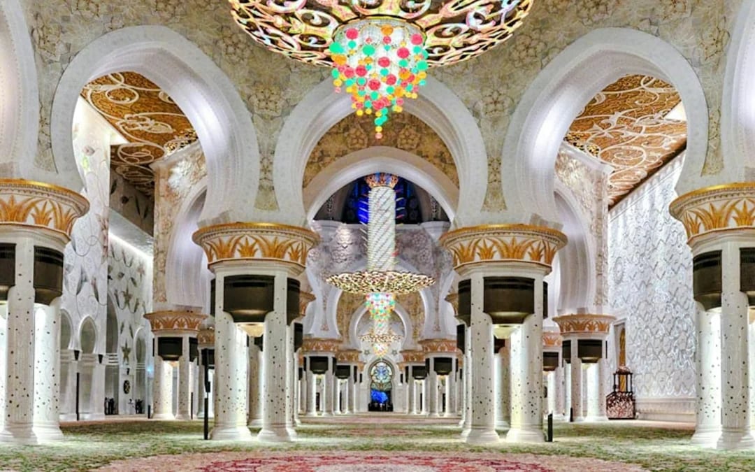 Abu Dhabi City Tour with Entry to Sheikh Zayed Grand Mosque, Qasr Al Watan & Louvre Abu Dhabi and Transfers Image 7