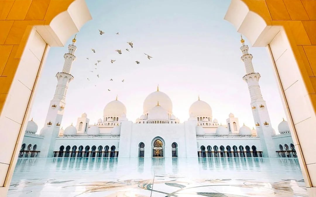 Abu Dhabi City Tour with Sheikh Zayed Grand Mosque and Qasr Al Watan Entry Image 4