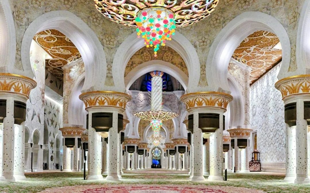 Abu Dhabi City Tour with Sheikh Zayed Grand Mosque and Qasr Al Watan Entry Image 6