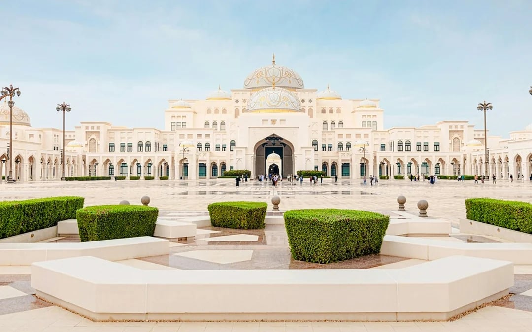 Abu Dhabi City Tour with Sheikh Zayed Grand Mosque Image 3