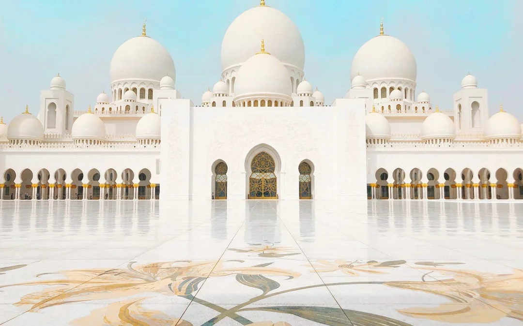 Abu Dhabi Full Day Tour with Lunch from Dubai Image 1