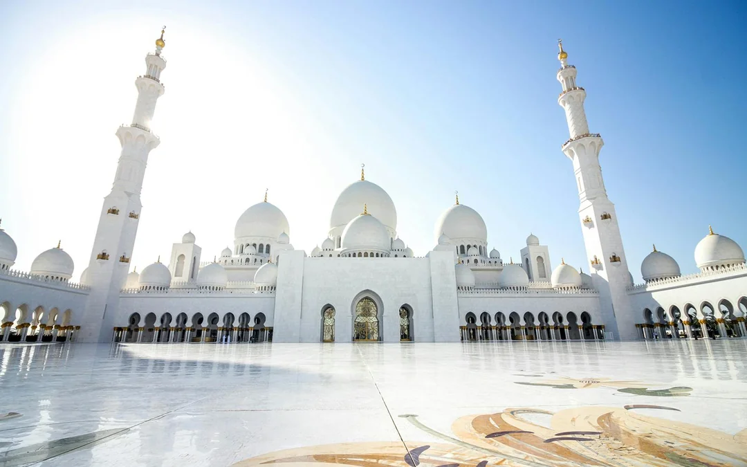 Abu Dhabi Full Day Tour with Lunch from Dubai Image 2