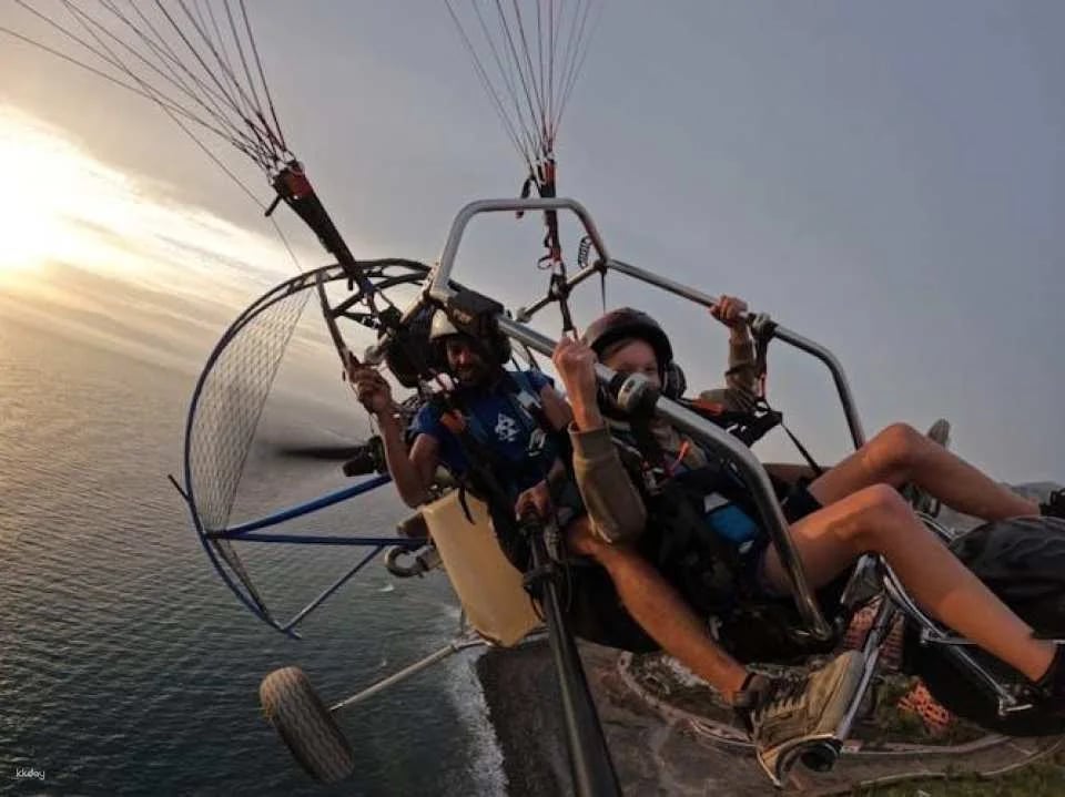Acrobatic paratrike flight over Tenerife