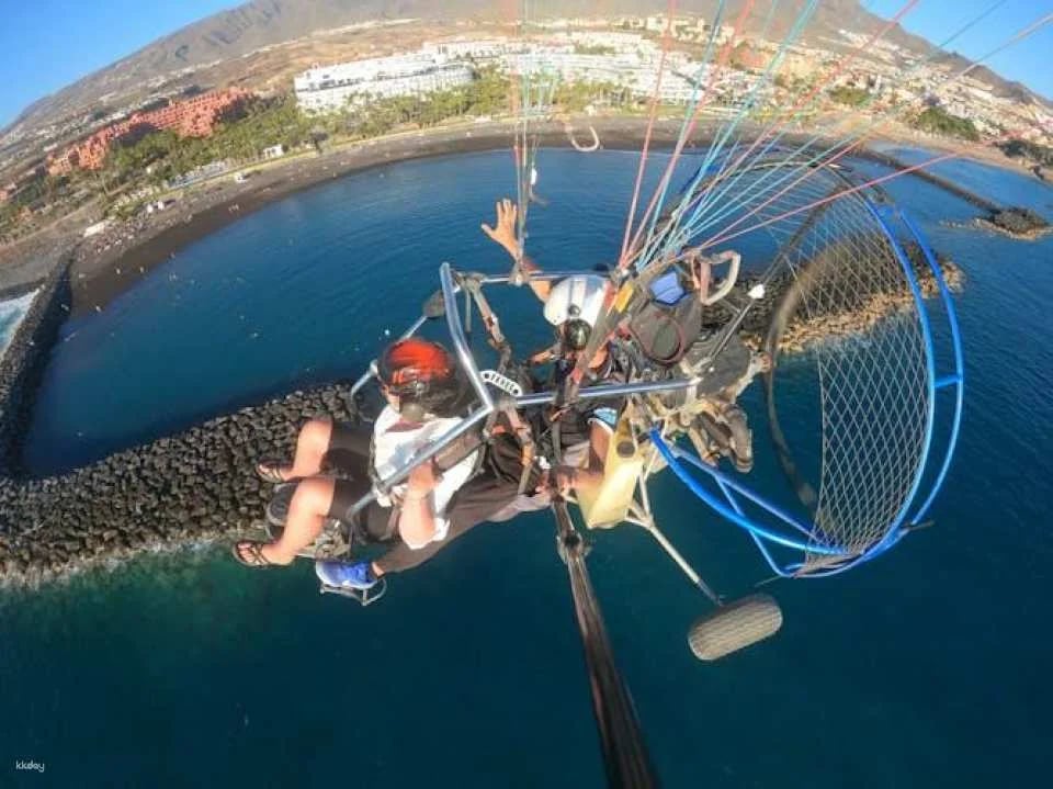 Acrobatic paratrike flight over Tenerife