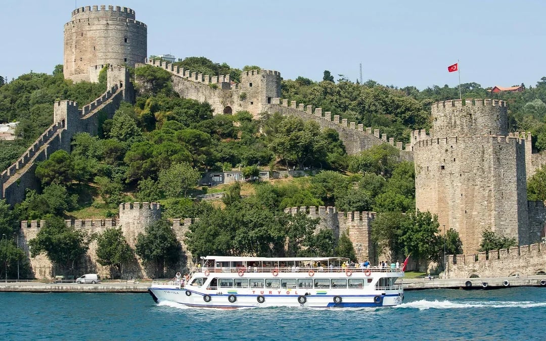 Afternoon Cruise in Bosphorus Strait with Cable Car to Pierre Loti Hill Image 6