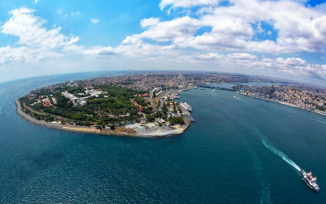 Afternoon Cruise in Bosphorus Strait with Cable Car to Pierre Loti Hill Image 8