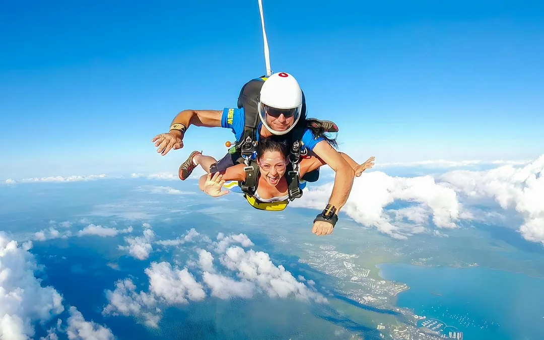 Airlie Beach Tandem Skydive Image 1