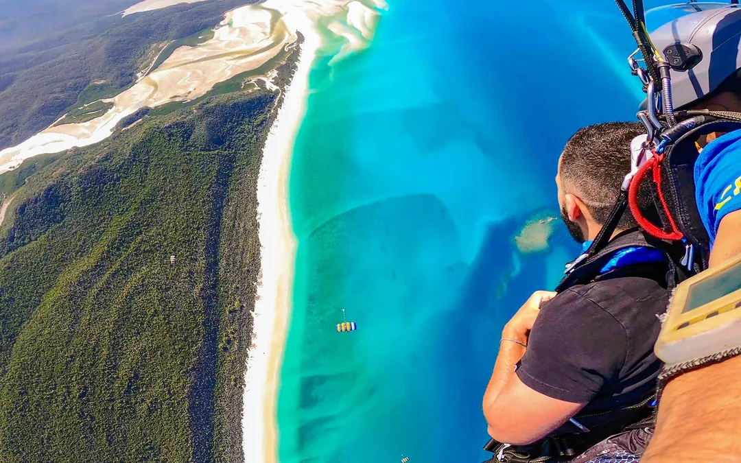 Airlie Beach Tandem Skydive Image 9