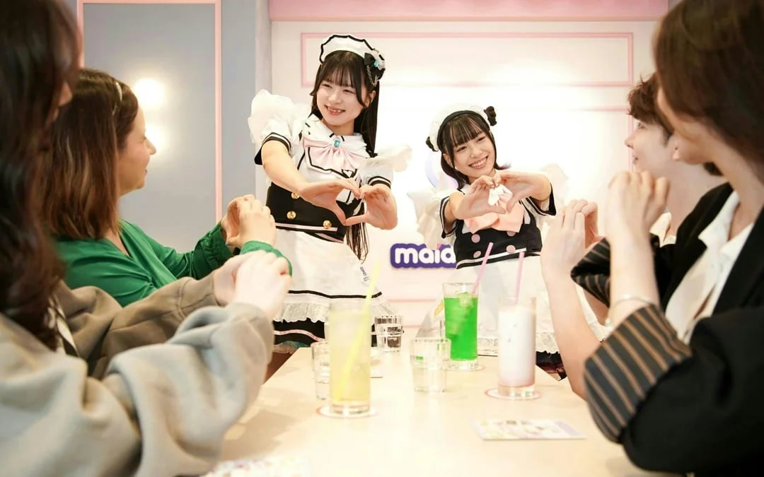 Akihabara Maid Cafe by Maidreamin Image 4