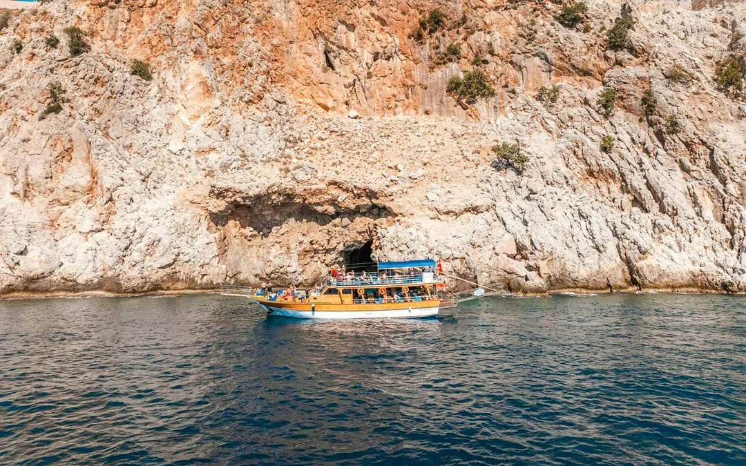 Alanya Boat Day Tour with a Guide Image 2